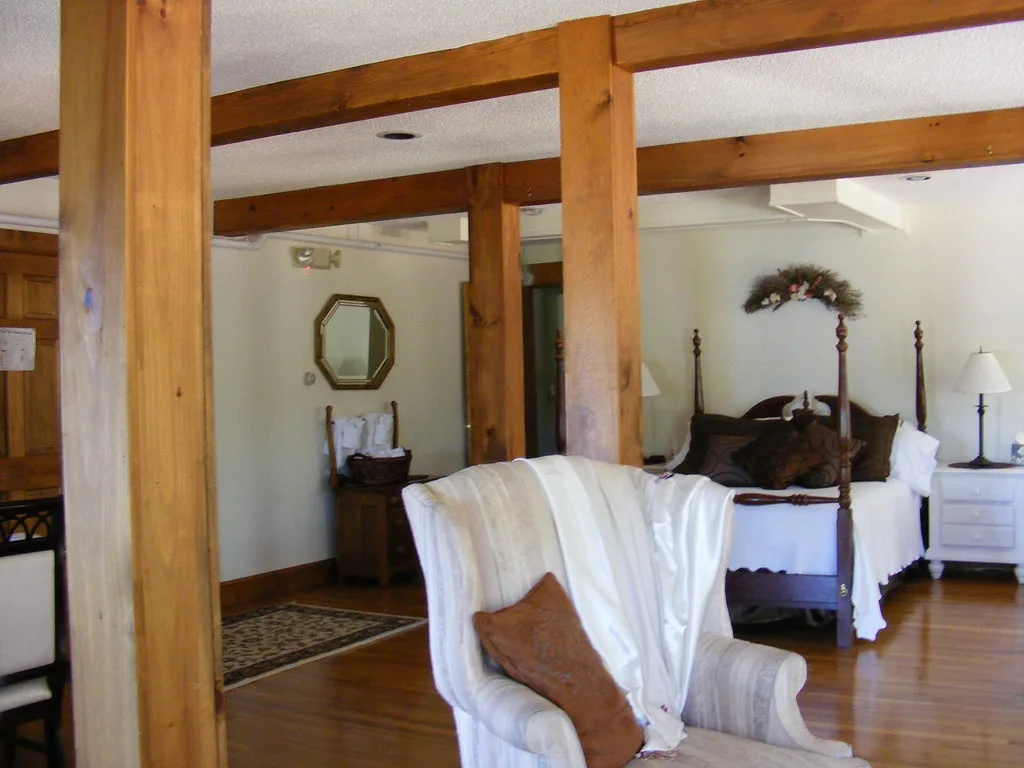 Pond View suite at Hollow & Pine
